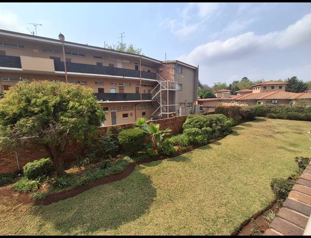 2 BEDROOM FLAT FOR SALE IN THREE RIVERS